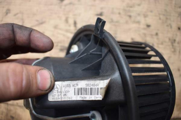 VENTILATEUR DE CHAUFFAGE MERCEDES CLASSE A W169 2004-2012 / CLASSE B W245 2005-2011 - Vue 2